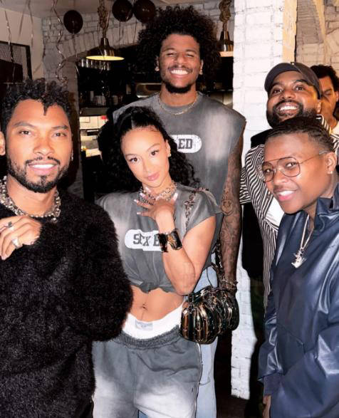 少一点表演，多一点节奏：弗里克描绘的亚马尔如何引领巴萨未来（少表演，重节奏：弗里克如何让亚马尔引领巴萨新纪元）