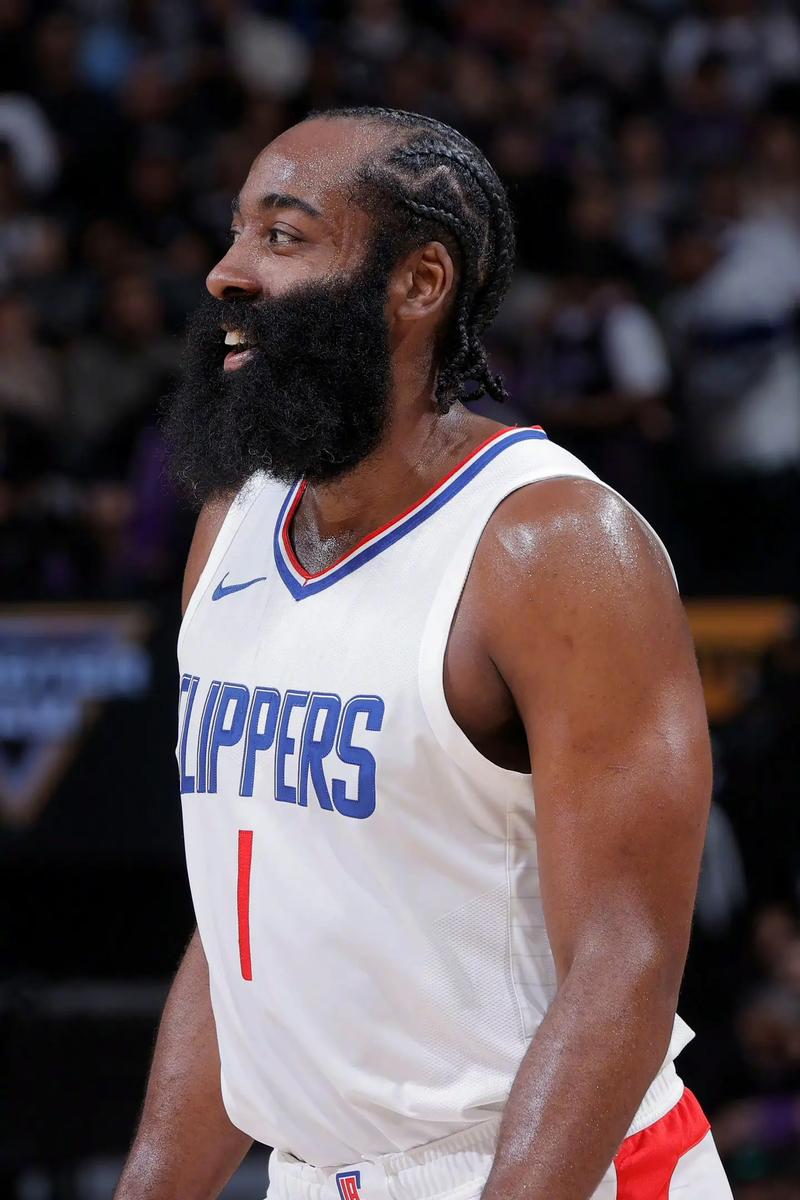 半场战报：云达不莱梅0-1沃尔夫斯堡，斯万贝里破门（半场：沃尔夫斯堡1-0领先云达不莱梅，斯万贝里建功）