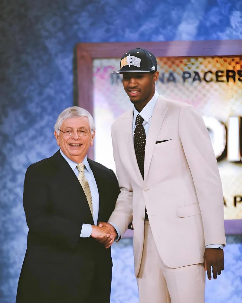 罗马诺：利雅得新月将与努涅斯和利物浦就转会展开谈判（罗马诺：利雅得新月计划与利物浦及努涅斯商讨转会事宜）