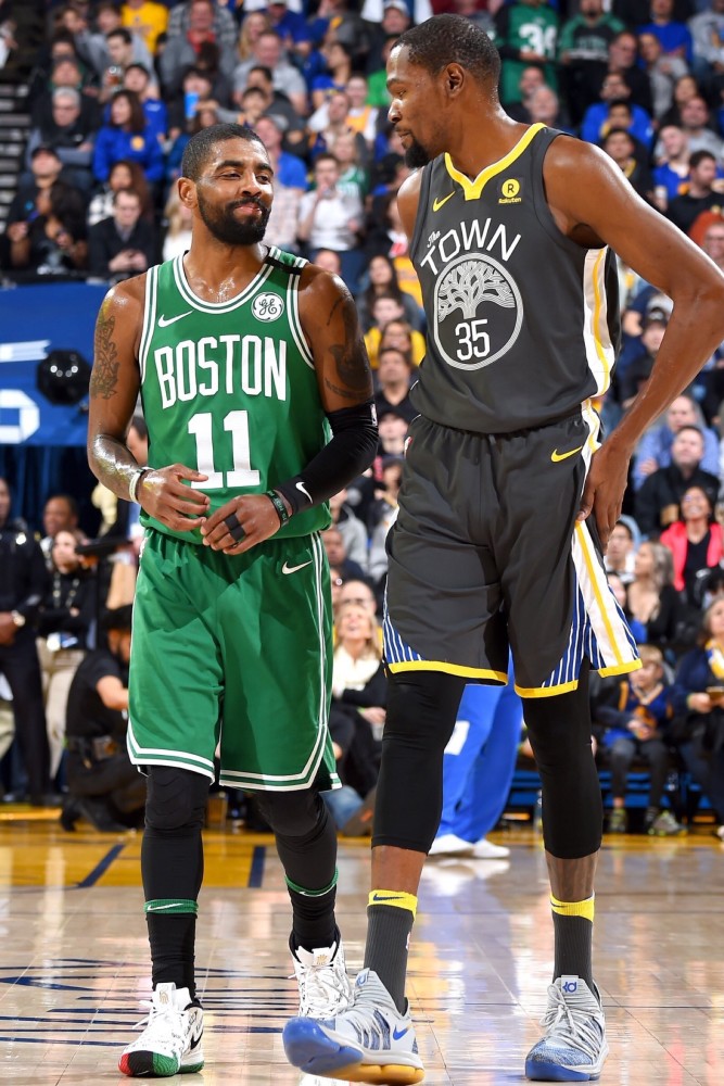 利物浦1-0皇马，麦卡利斯特一击制胜，库尔图瓦屡献神扑难救主（利物浦1-0击败皇马：麦卡利斯特制胜，库尔图瓦多次神扑仍难挽败局）