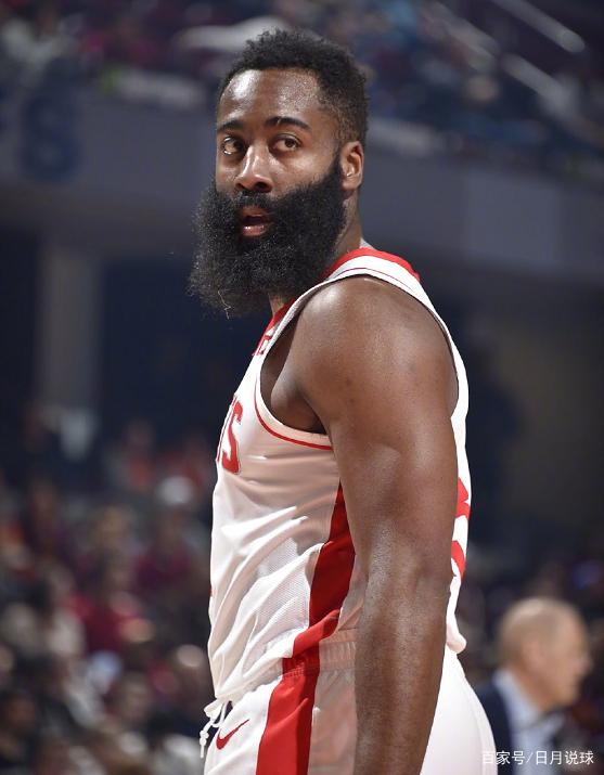 西媒：苏契奇一只脚已踏出皇社大门，球队愿意直接出售他（西媒：苏契奇已接近离队，皇社倾向直接出售他）