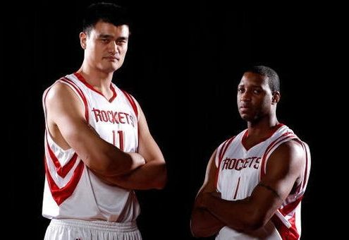 门德斯：不知道为啥有这么多关于亚马尔的噪音，我们都年轻过（门德斯：不理解围绕亚马尔的喧嚣，大家都曾年轻过）