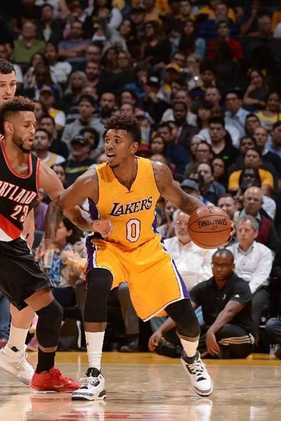 皇家马德里 - 曼城：冠军联赛第六轮巅峰对决，谁将掌控局势？（欧冠第六轮焦点之战：皇马迎战曼城，谁能主宰赛场？）