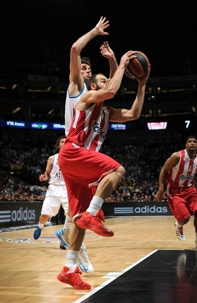 麦肯尼：教练的战术调整很有帮助；坎比亚索送出精彩的助攻（麦肯尼称赞教练战术微调奏效，坎比亚索献绝妙助攻）